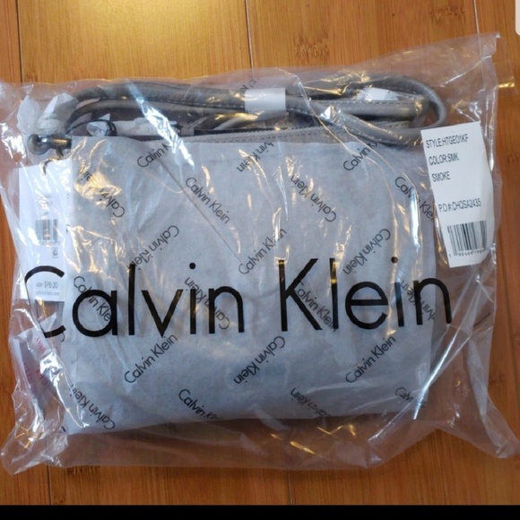 CALVIN KLEIN Leather Crossbody NWT - Picture 2 of 8